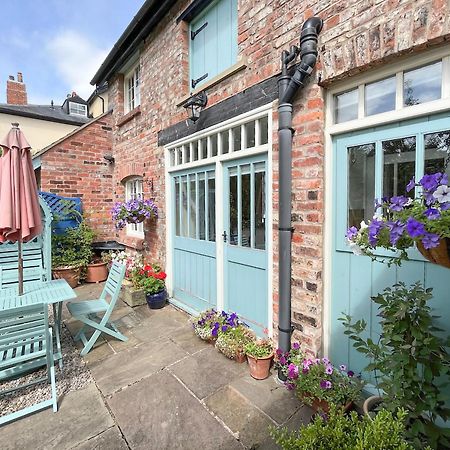 The Old Coach House Villa York Exterior photo